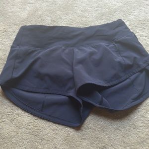 black speed up lulu shorts low rise 2.5 inch